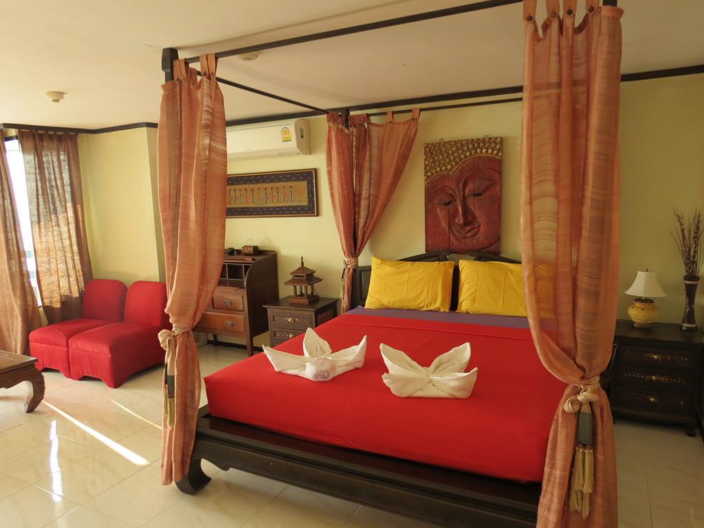 Jomtien Plaza Suite Apartments Стая снимка