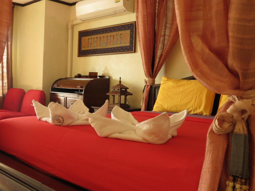 Jomtien Plaza Suite Apartments Стая снимка
